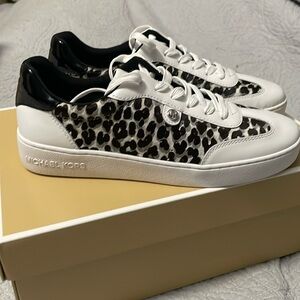 NWTs Micheal kors sneakers
